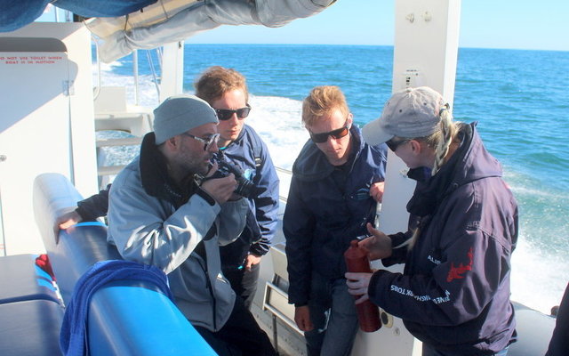 Alison explaining the receivers to the volunteers